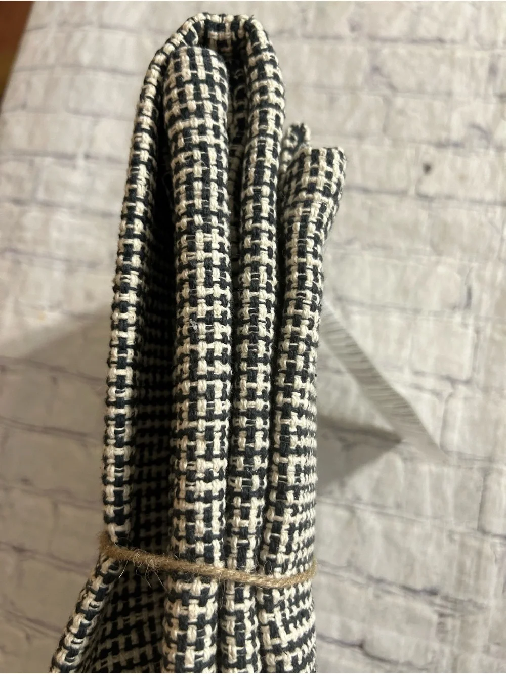 IKEA TIPHEDE FLAT WOVEN RUG BLACK/NATURAL CHECKED PATTERN RECTANGULAR 2’7”x4’11”